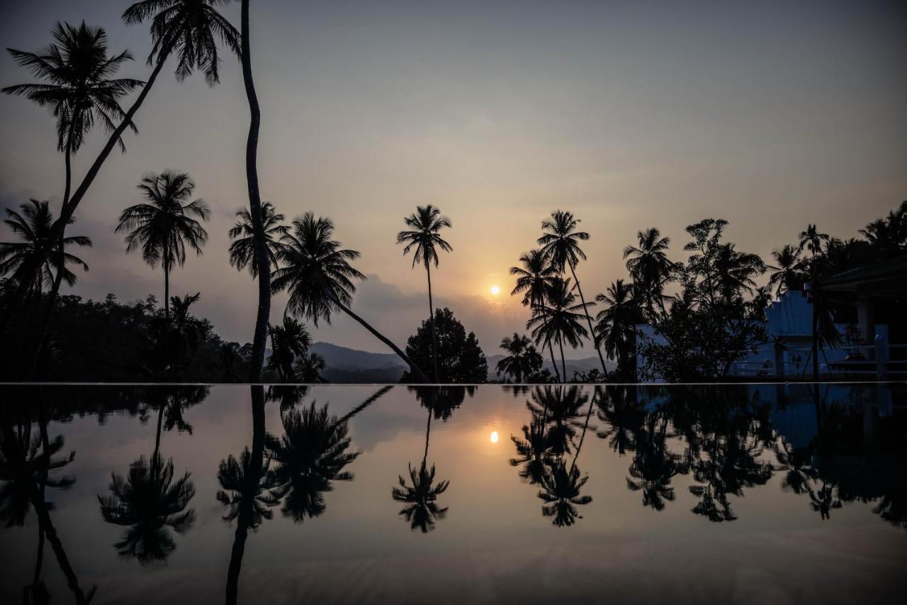 The Flame Tree Estate & Hotel Kandy Buitenkant foto