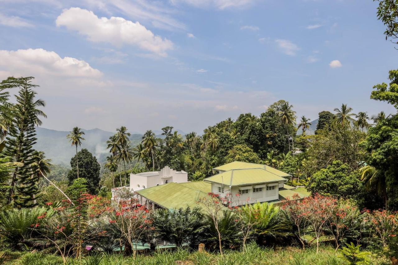 The Flame Tree Estate & Hotel Kandy Buitenkant foto